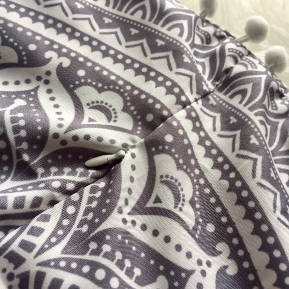 NWOT✨ Round Medallion Pillow Cover with Poms - Picture 3 of 3